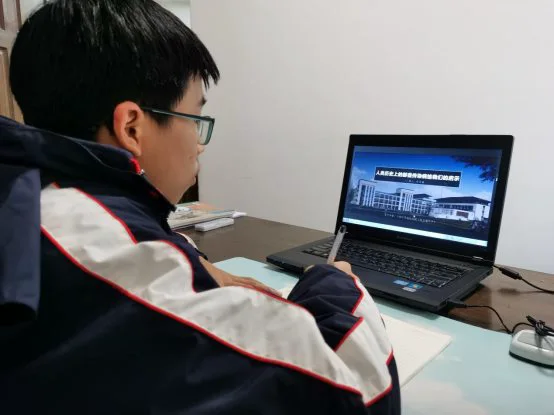 D:\2020春学期德育工作\2020.2.15 金坛段玉裁中学科普教育活动材料\线上课堂\1e145e6af037aafd010c3f4f2acd5c9.jpg