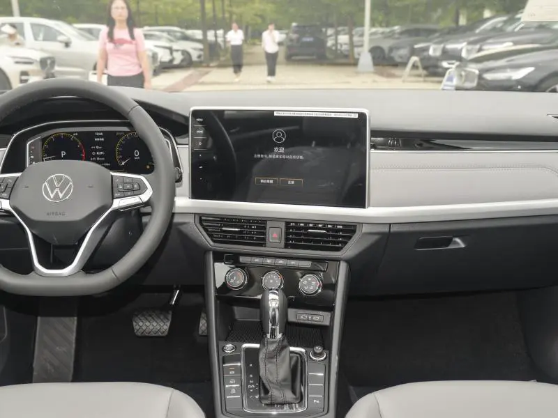 https://car3.autoimg.cn/cardfs/product/g26/M02/82/C8/800x600_0_autohomecar__autohomecar__ChxkjmUHw9OAR_ByACblfq5GrXI731.jpg